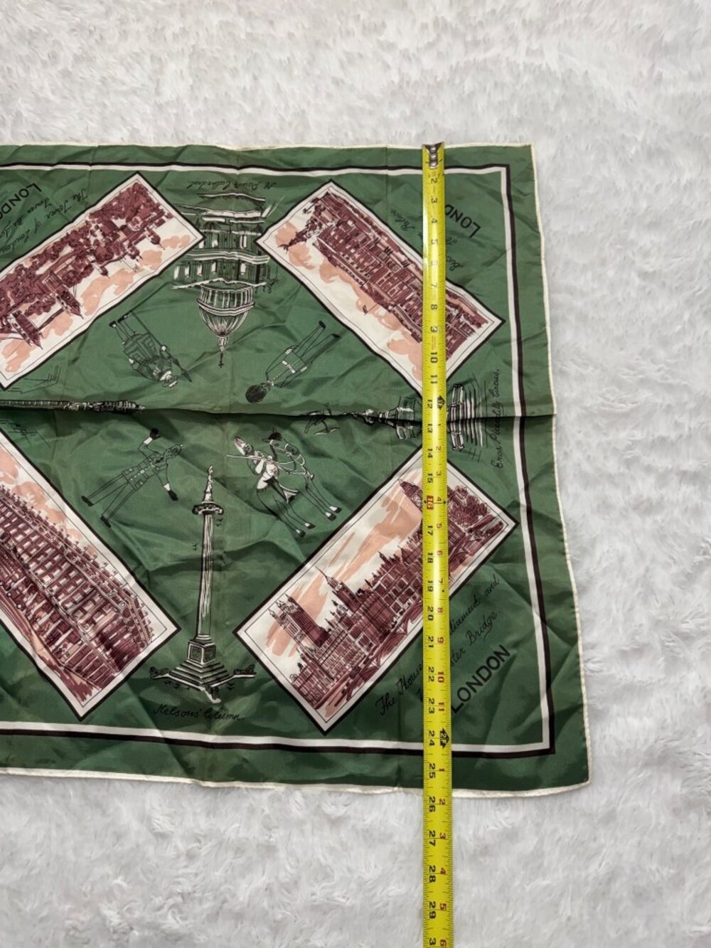 Vintage London Scarf Green Selfridges Tourist Landmark Made in Japan Satin Aceta - Picture 11 of 12